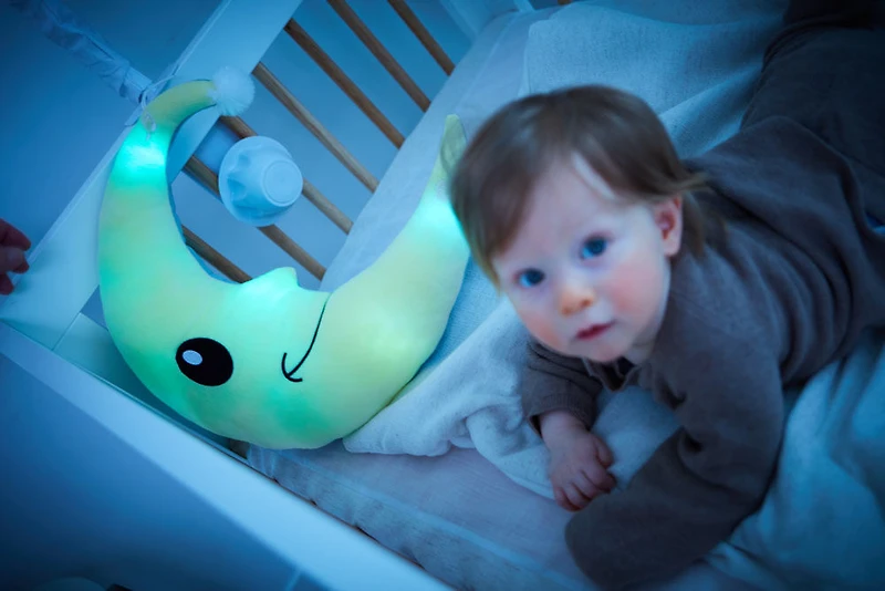 Kokoons Croissant de Lune en Peluche Lumière and Mélodie Ivoire/Rose Fumé de Around The Crib