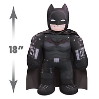 Jouet en Peluche Parlant de 45 cm (18 pouces) The Batman Bashin' Battler Batman avec Poitrine Eclairante et Expressions d'Action - Édition anglaise