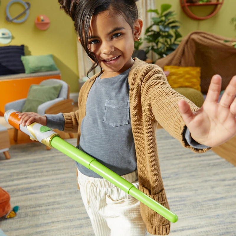 Star Wars Young Jedi Adventures, sabre laser à lame extensible verte de Kai Brightstar, jouets Star Warspour enfants d'âge préscolaire