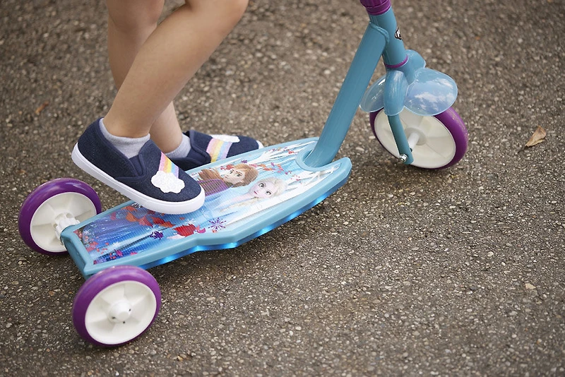 Trottinette préscolaire à 3 roues électro-légère pour enfants Reines des Neiges 2, blanc