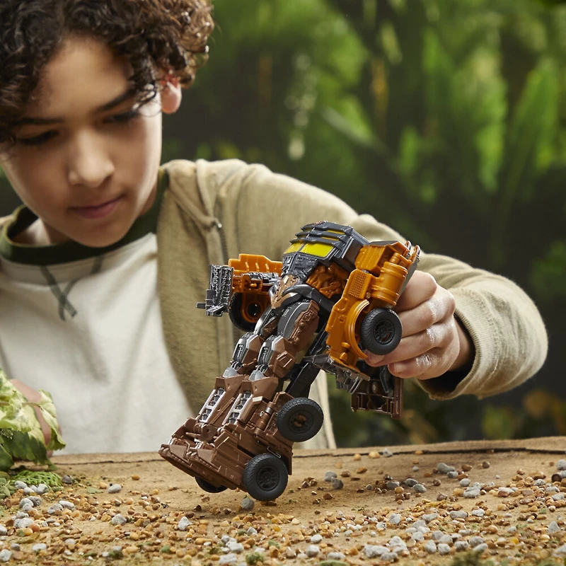 Transformers: Rise of the Beasts, figurine Buzzworthy Bumblebee Smash Changer Scourge de 22,5 cm - Notre exclusivité