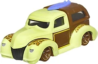 Hot Wheels Disney 100 Finding Nemo Crush Character Car, 1:64 Scale