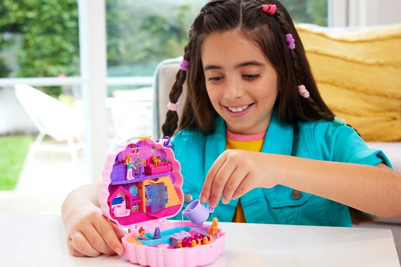 Polly Pocket Dolls and Playset, Animal Toys Groom & Glam Poodle Compact Playset