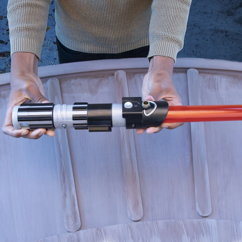 Star Wars Lightsaber Forge, Sabre laser de Darth Vader à lame rouge extensible