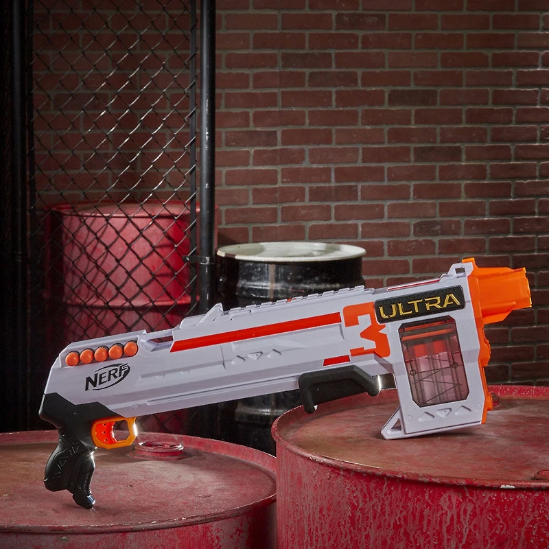 Nerf Ultra - Blaster Three, à pompe, chargeur intégré 8 fléchettes, 8 fléchettes Nerf Ultra, compatible uniquement avec fléchettes Nerf Ultra