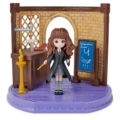 Wizarding World Harry Potter, Magical Minis Charms Classroom with Exclusive Hermione Granger Figure and Accessories