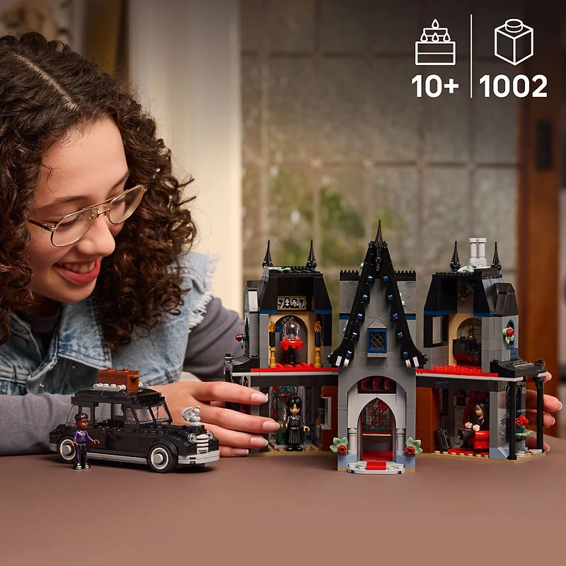 LEGO Mercredi La Maison de Morticia, Marchandise d'Halloween, Ensemble de Construction de Modèle, Activité pour Enfants 76786