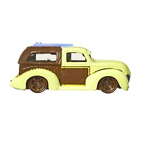 Hot Wheels Disney 100 Finding Nemo Crush Character Car, 1:64 Scale