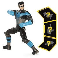 Batman, Figurine articulée Nightwing de 10 cm avec 3 accessoires mystère