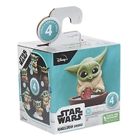 Star Wars The Bounty Collection Series 4 The Child Figure 2.25-Inch-Scale Tadpole Friend Pose