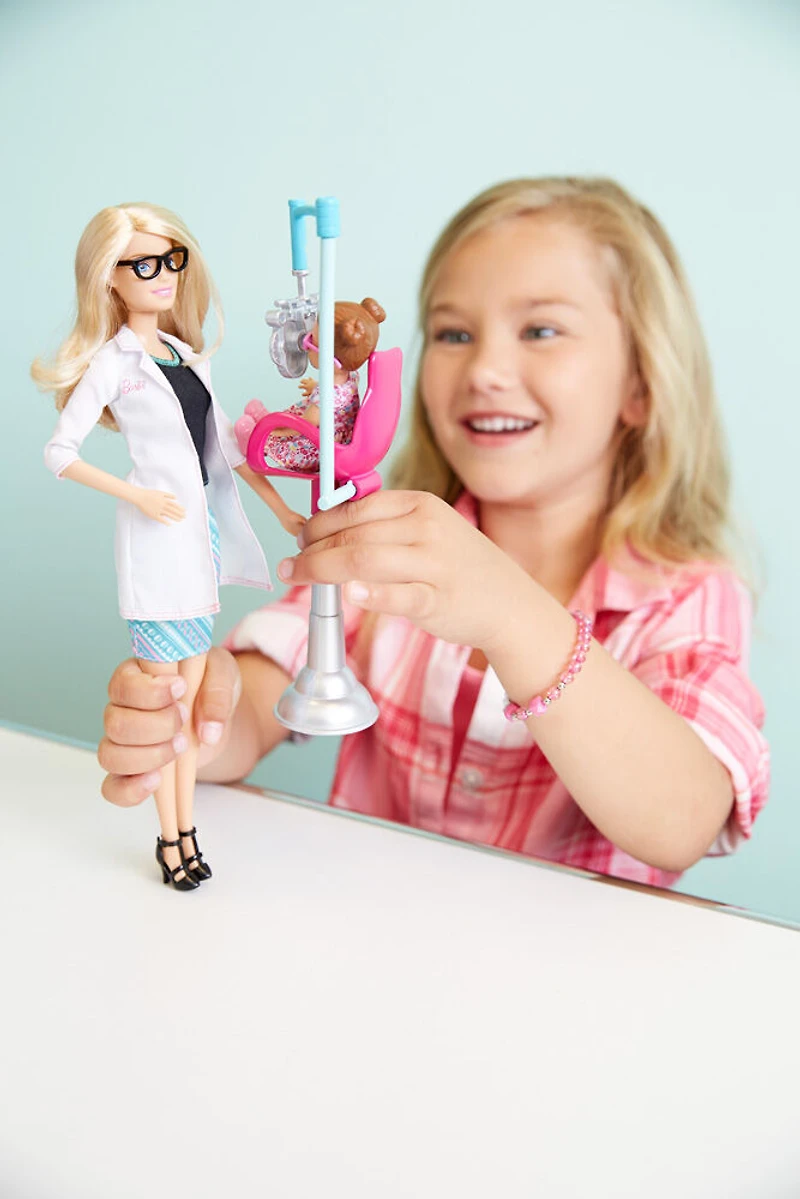 Barbie Carrières - Coffret de jeu Ophtalmologiste.