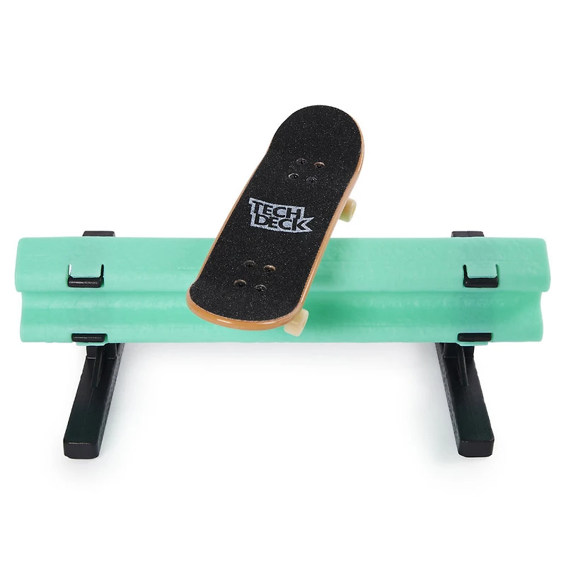 Tech Deck, Street Hits, Alien Workshop Skateboards Fingerboard with Traffic Stop Obstacle