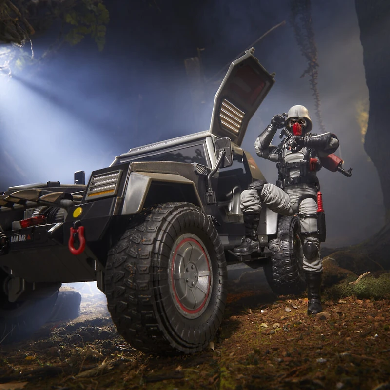 G.I. Joe Classified Series 120, Cobra Night Attack 4-WD Stinger & Driver, figurine et véhicule