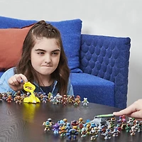 Million Warriors, Coffret de 20 figurines à collectionner, 1 lanceur, Affiche de collection, 1 guerrier rare inclus dans chaque coffret (plusieurs modèles disponibles)