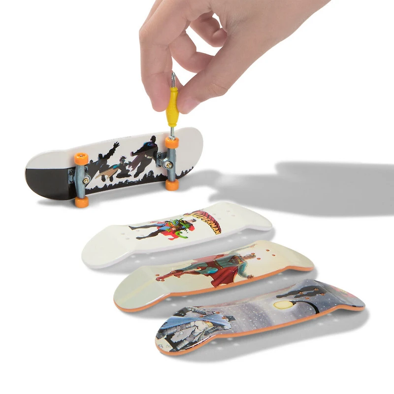Tech Deck, Coffret de 4 fingerboards Ultra DLX, DC Superman, Mini-skateboards personnalisables à collectionner