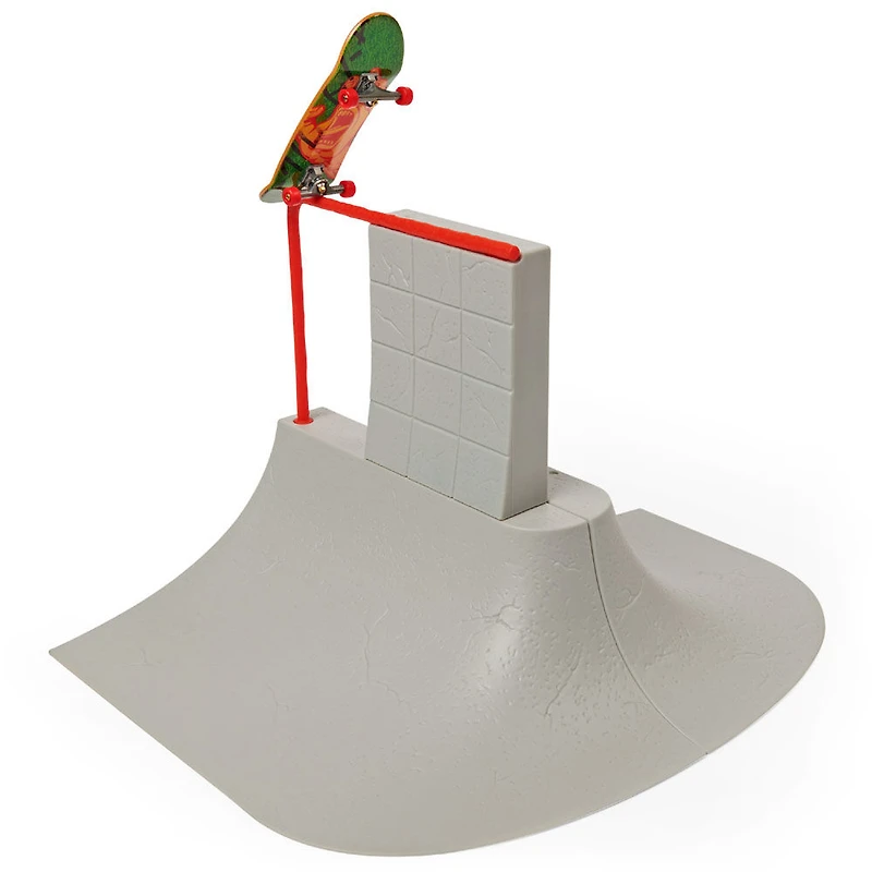 Tech Deck, Build-A-Park World Tour, P.F.K Skate Support Center, Coffret rampe avec fingerboard Signature