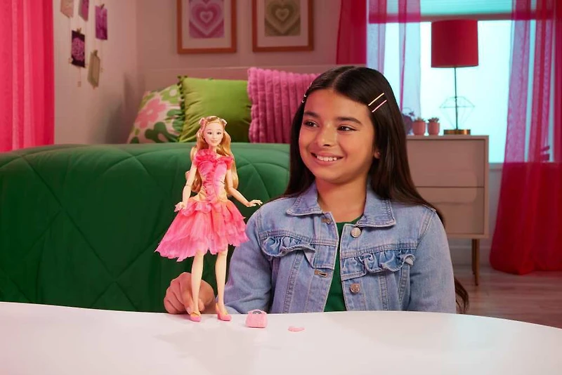 Mattel Wicked Poupée Glinda aux cheveux blonds, avec accessoires et tenue de bal amovible