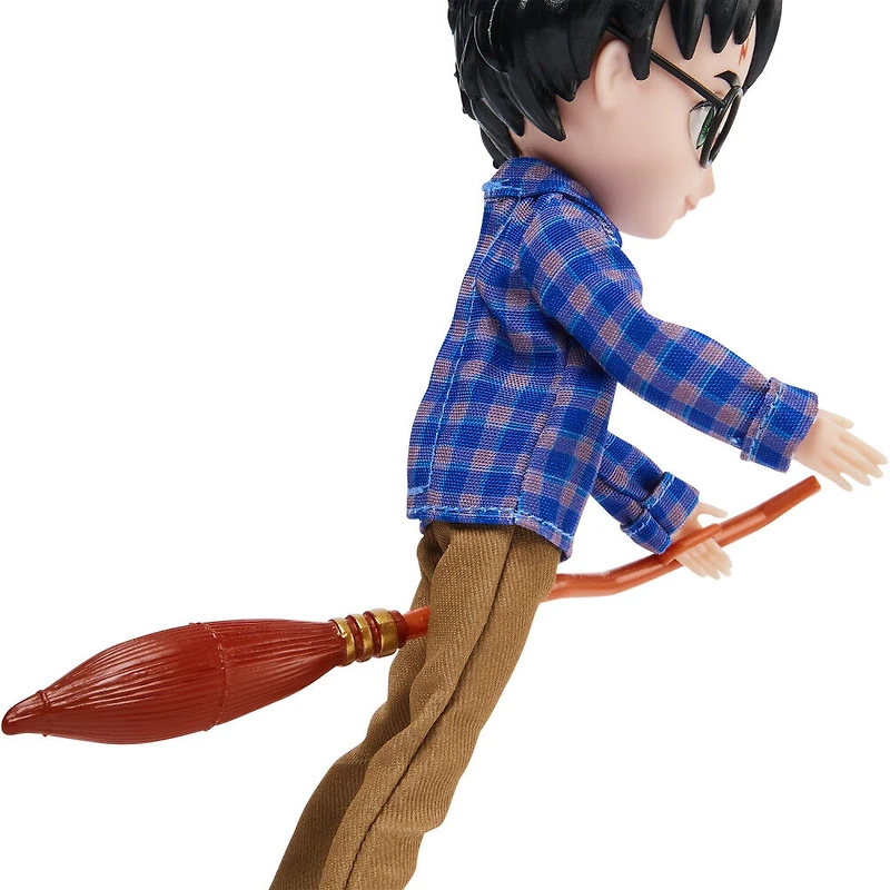 Wizarding World Harry Potter, 8-inch Harry Potter Doll Gift Set with Invisibility Cloak and 5 Doll Accessories