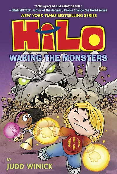 Hilo Book 4: Waking the Monsters - Édition anglaise