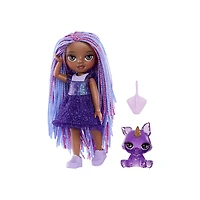 Rainbow High Littles - Indigo Bailey petite poupée violette de 5,5 po (14 cm) articulée