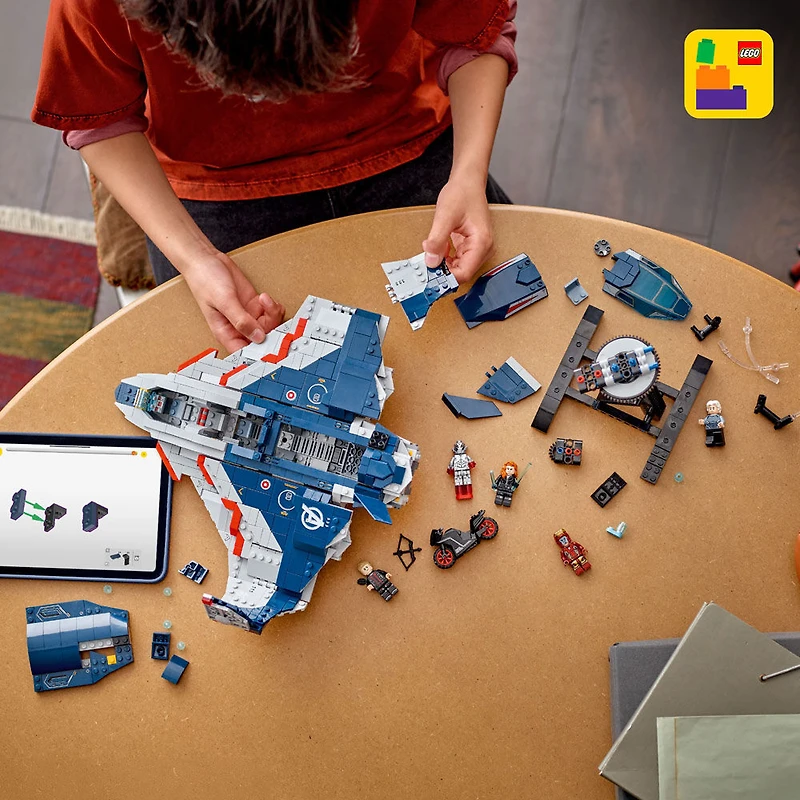 LEGO Marvel Le Quinjet d'Avengers : L'ère d'Ultron, Ensemble de Construction pour Enfants et Cadeau de Superhéros 76325