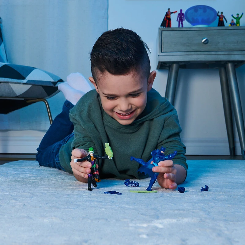 Batman, Figurine articulée Nightwing de 10 cm avec 3 accessoires mystère