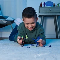 Batman, Figurine articulée Nightwing de 10 cm avec 3 accessoires mystère