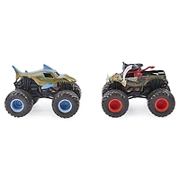 Monster Jam, Coffret de 2 monster trucks officiels en métal moulé Megalodon vs Pirate's Curse qui changent de couleur, échelle 1:64