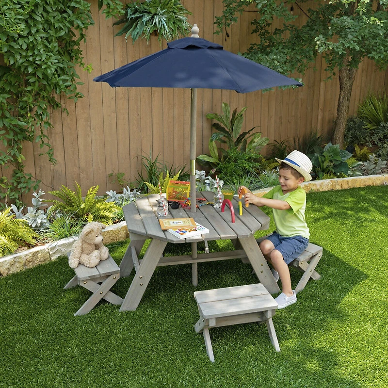 KidKraft - Ensemble de tabourets, parasol et table octogonale de bois, mobilier de jardin pour enfants, gris bois de grange et marine