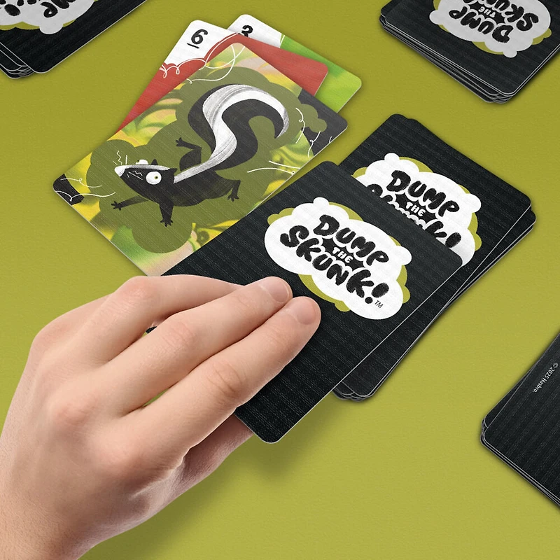 Dump the Skunk! Game | Family Card Game by Reiner Knizia - English Edition