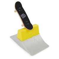 Tech Deck, Street Hits, Hopps Skateboards Fingerboard with Jersey Barrier Obstacle