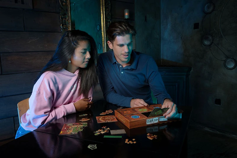Escape Room Le Jeu : Aventures De Puzzles - Édition anglaise