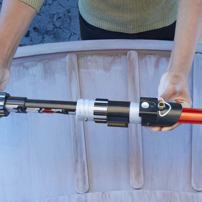 Star Wars Lightsaber Forge, Sabre laser de Darth Vader à lame rouge extensible