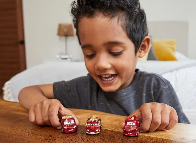 Disney Pixar - Les Bagnoles - Mini Vehicules - Coffret de 3 - Serie Rust-eze Wraps