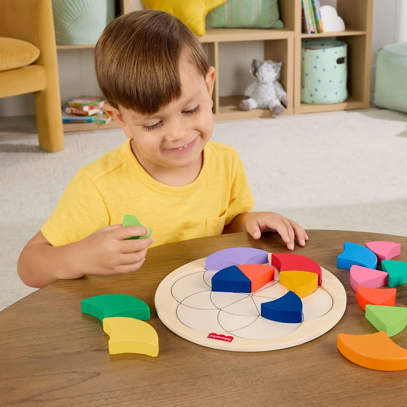 Casse-tête en bois de la roue des couleurs de Fisher-Price, jeu de tri des formes pour les enfants d'âge préscolaire, 19pièces en bois