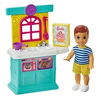 Barbie Skipper Babysitters Inc. Petite poupée et cuisine pour tout-petit avec boîte à dessert, bol et cuillère