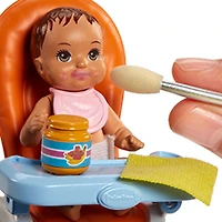 ​Coffret de jeu Barbie amie de ​Skipper avec chaise Haute et bébé qui change de couleur