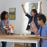 Deer Pong avec tête de chevreuil parlante et musique,   et