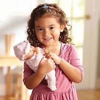 Melissa & Doug Mine to Love Jenna - Poupée de 12 po à corps mou avec barboteuse, chapeau - Édition anglaise