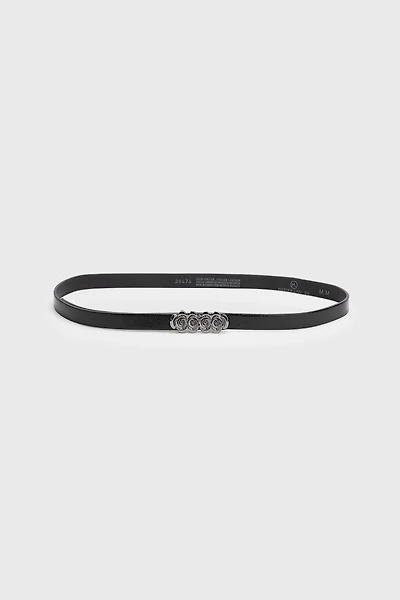 Ceinture mince avec boucle en forme de fleurs