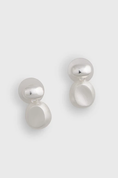 Earring with pearl
