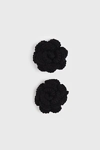 Flower-shaped clips