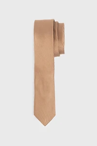 Subtle patterned tie