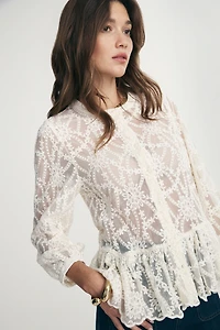 Blouse fleurie à dentelle