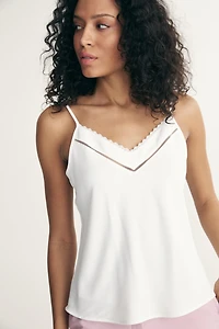 Haut avec détails en dentelle