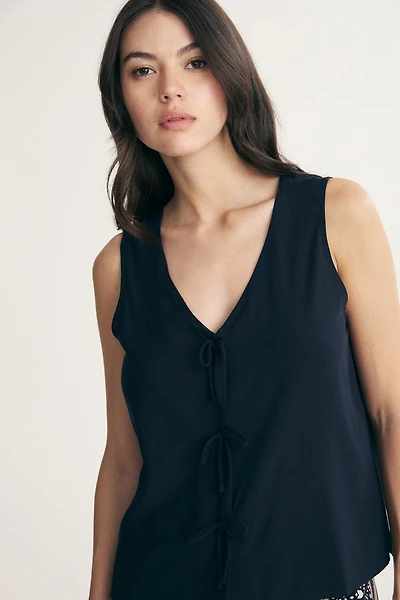 Sleeveless top with bows