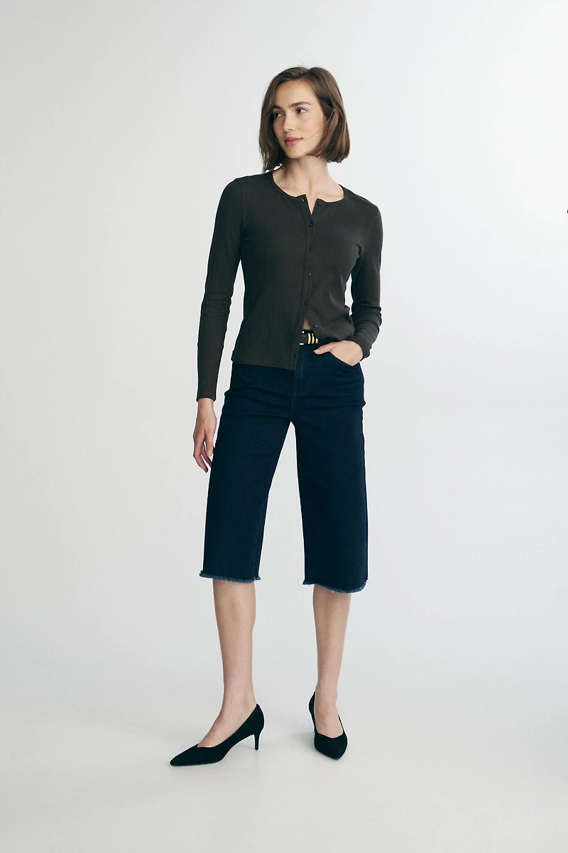 Crew neck cardigan