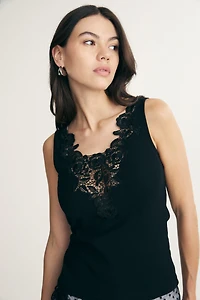 Lace detail ribbed tank top