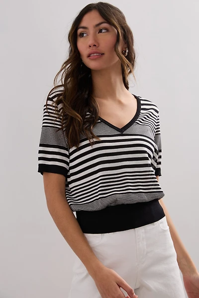 Short sleeve V neck sweater
