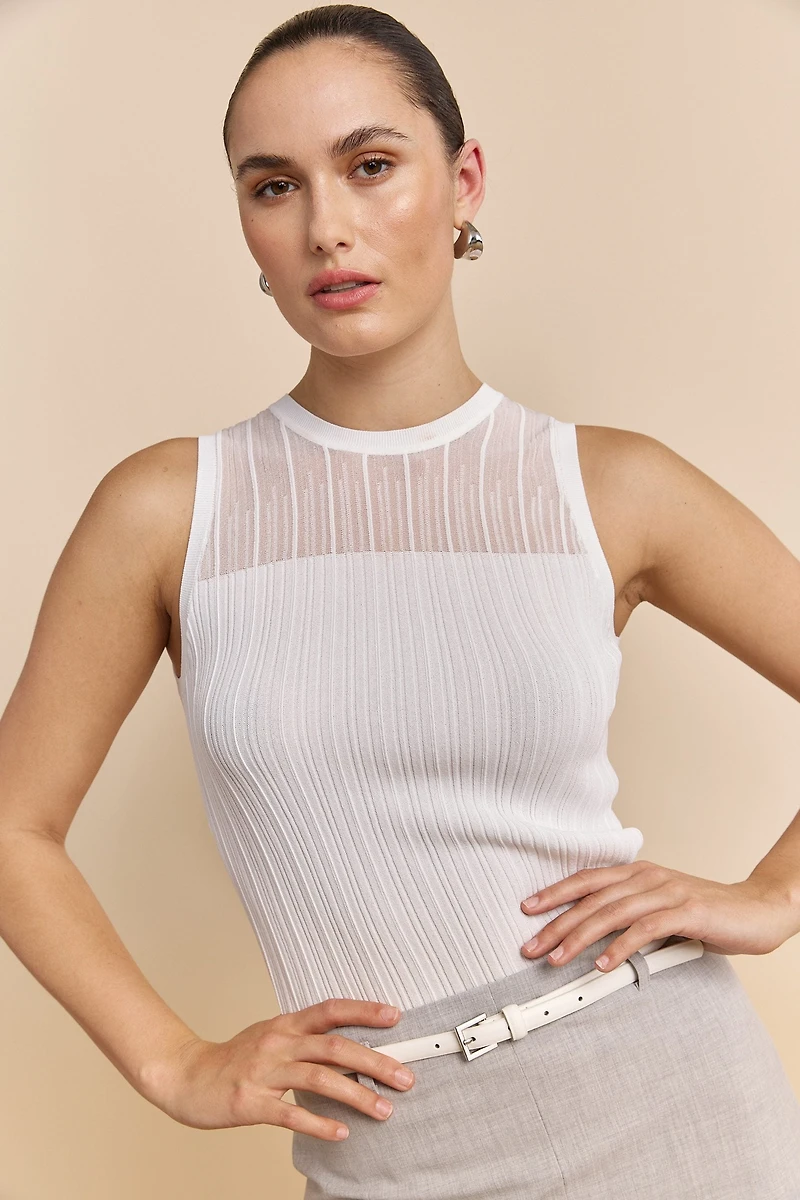 Crew neck sleeveless sweater